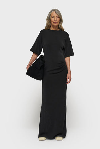 Czarna sukienka maxi typu T-shirt