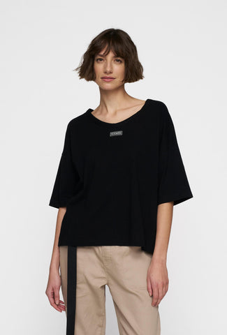 T-shirt w stylu boxy w czarnym kolorze
