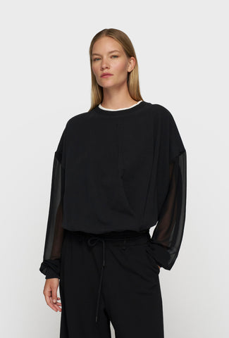 Czarna luźna bluza z siateczkowymi transparentnymi rękawami