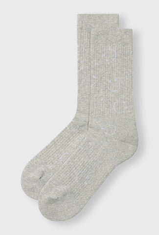 Skarpetki w szarym kolorze z delikatną aplikacją