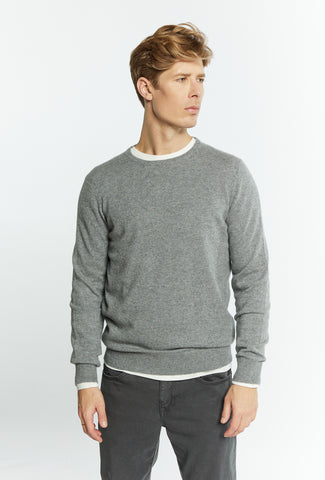 Sweter kaszmirowy o klasycznym kroju