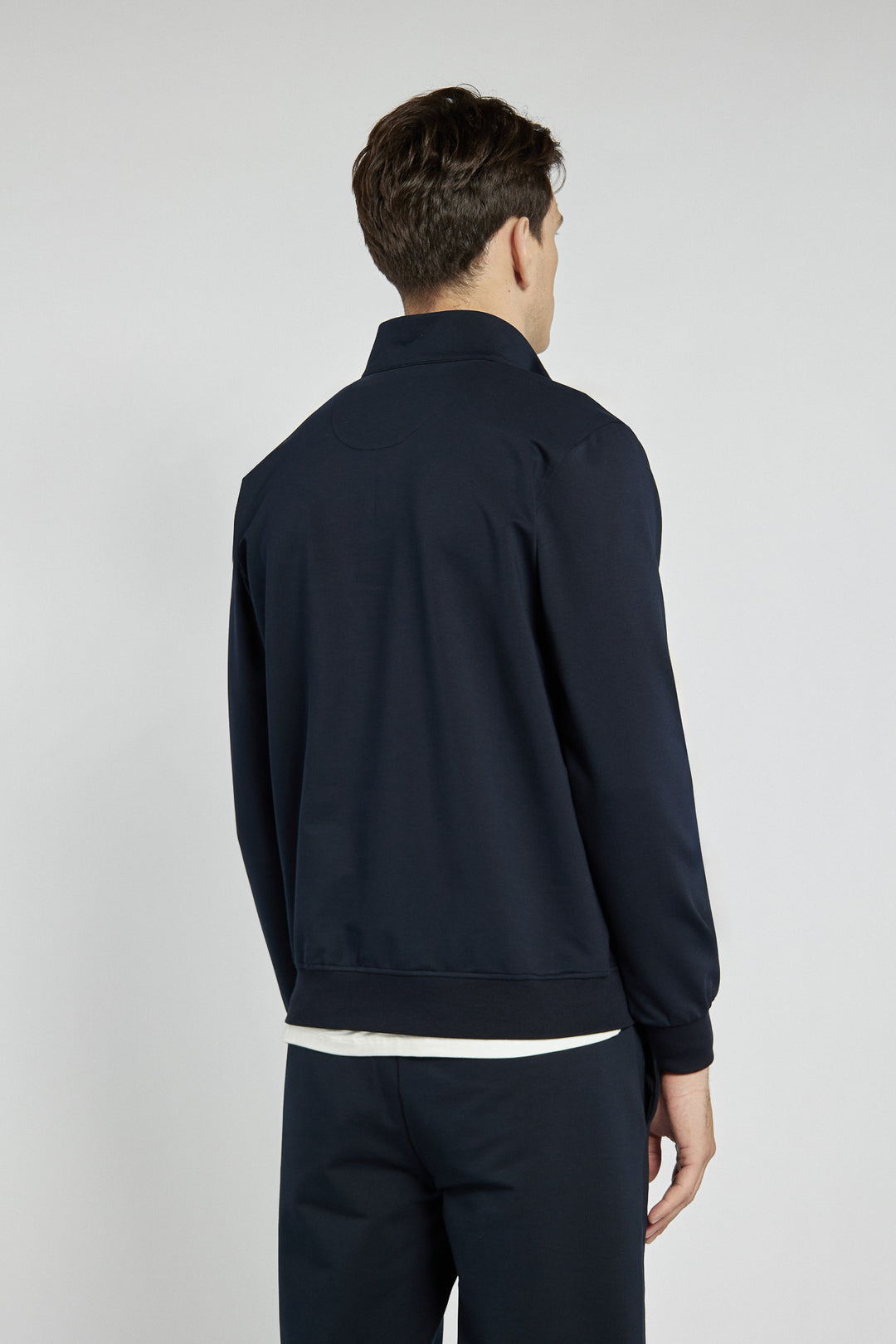 Stylowy komplet dresowy Campione w miejskim stylu