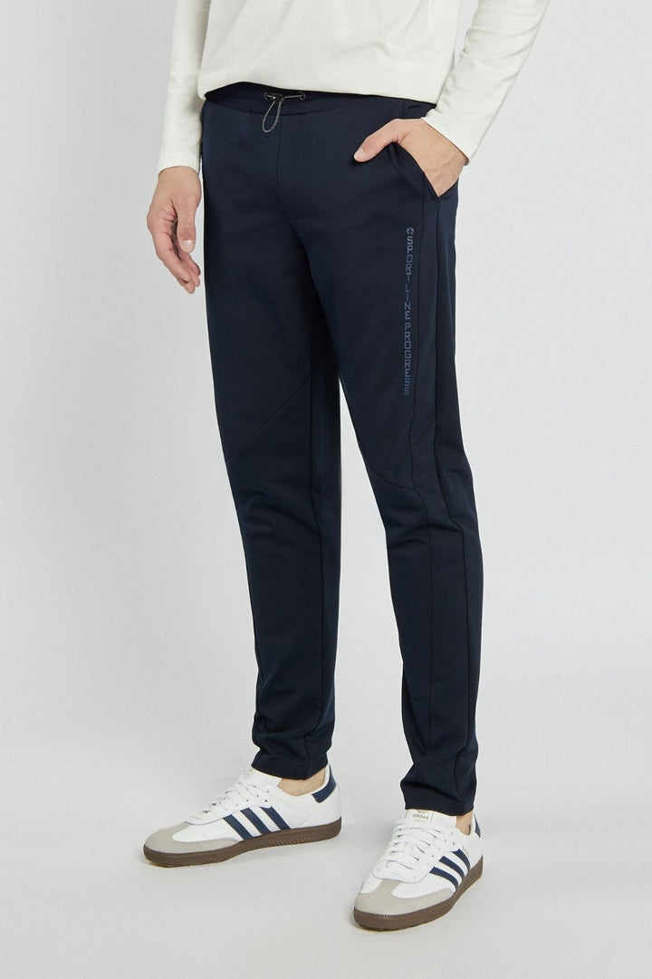 Stylowy komplet dresowy Campione w miejskim stylu