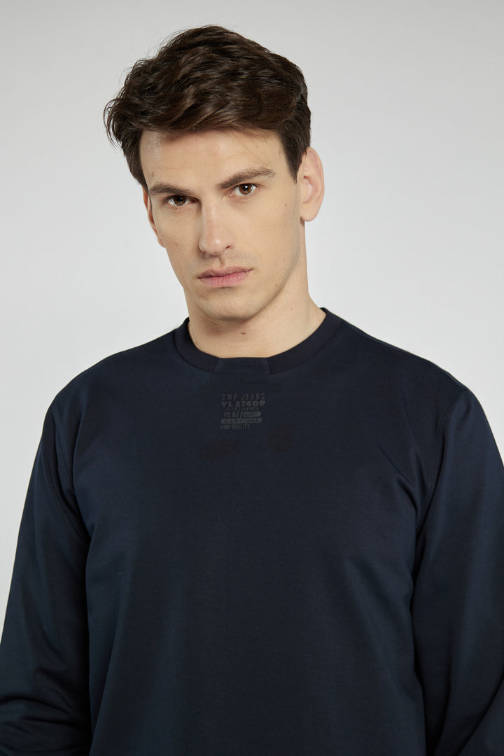 Granatowy komplet dresowy w miejskim stylu