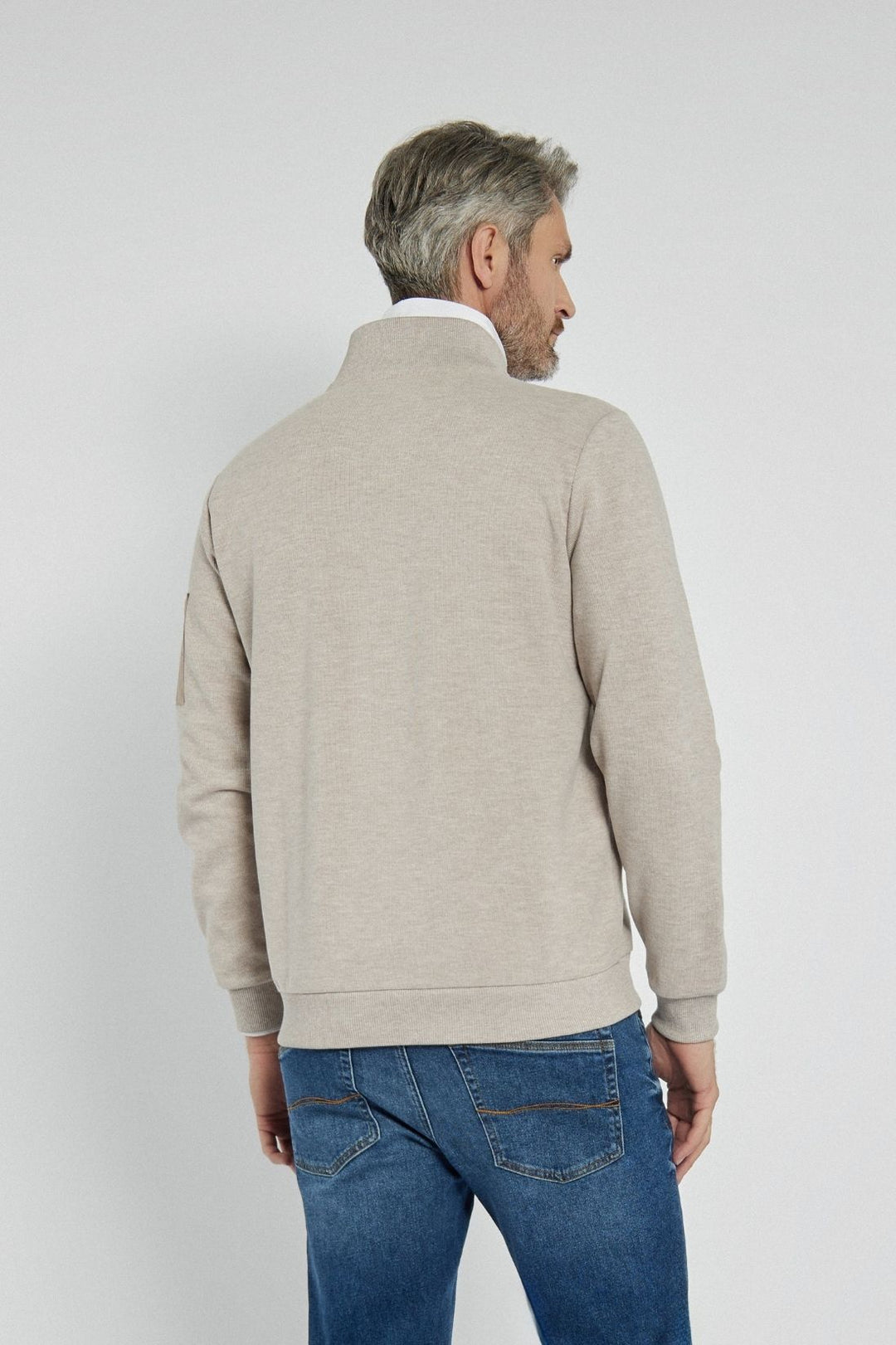 Komplet na co dzień sweter i spodnie jeansowe