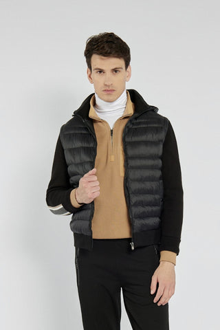 Pikowana kurtka z odpinanymi rękawami z dzianiny