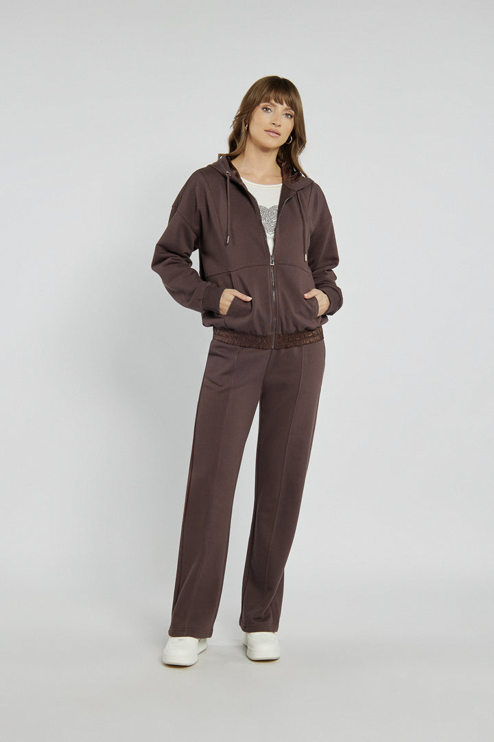 Sportowy komplet bluza i spodnie w brązowym kolorze