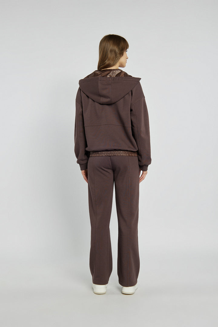 Sportowy komplet bluza i spodnie w brązowym kolorze