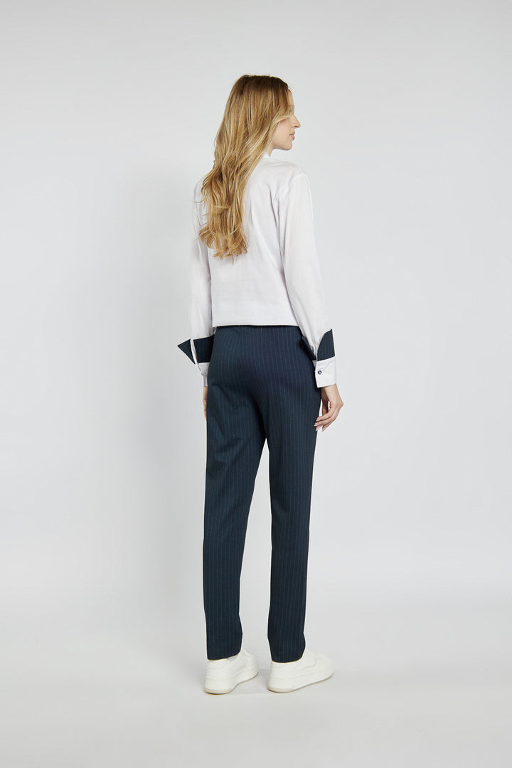 Elegancki komplet składający się z koszuli i spodni