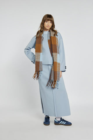 Błękitny komplet dresowy z bluzą i długą spódnicą