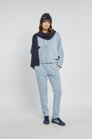 Błękitny komplet dresowy z bluzą i prostymi spodniami