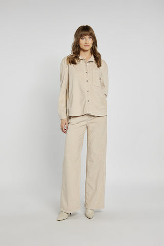 Sztruksowy zestaw damski o modnym fasonie