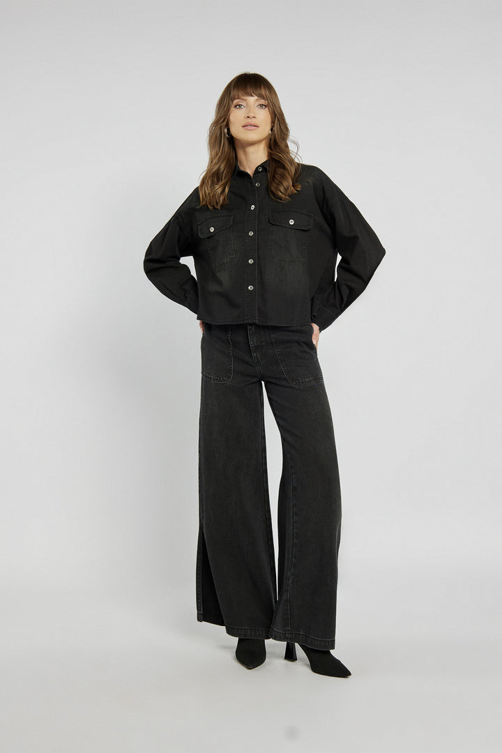 Zestaw koszula i spodnie z szeroką nogawką w czarnym kolorze