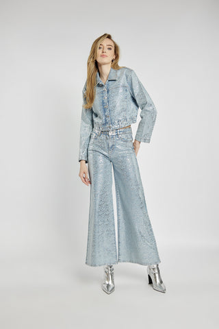 Dżinsowy komplet z metalicznym efektem