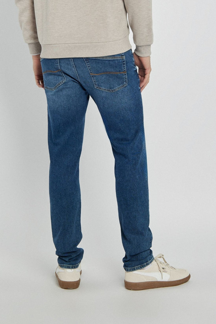 Komplet na co dzień sweter i spodnie jeansowe