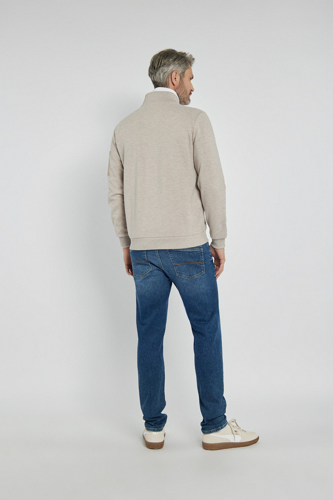 Komplet na co dzień sweter i spodnie jeansowe