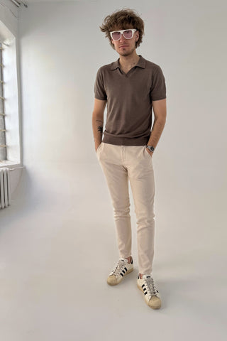 Dopasowane spodnie chinos z mieszanki bawełny i lnu