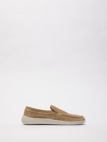 Brązowe półbuty z białą podeszwą