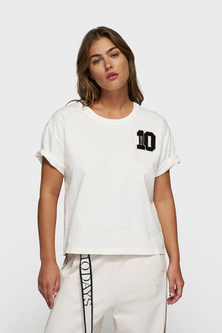 T-shirt w kolorze ecru z haftowaną aplikacją 10DAYS