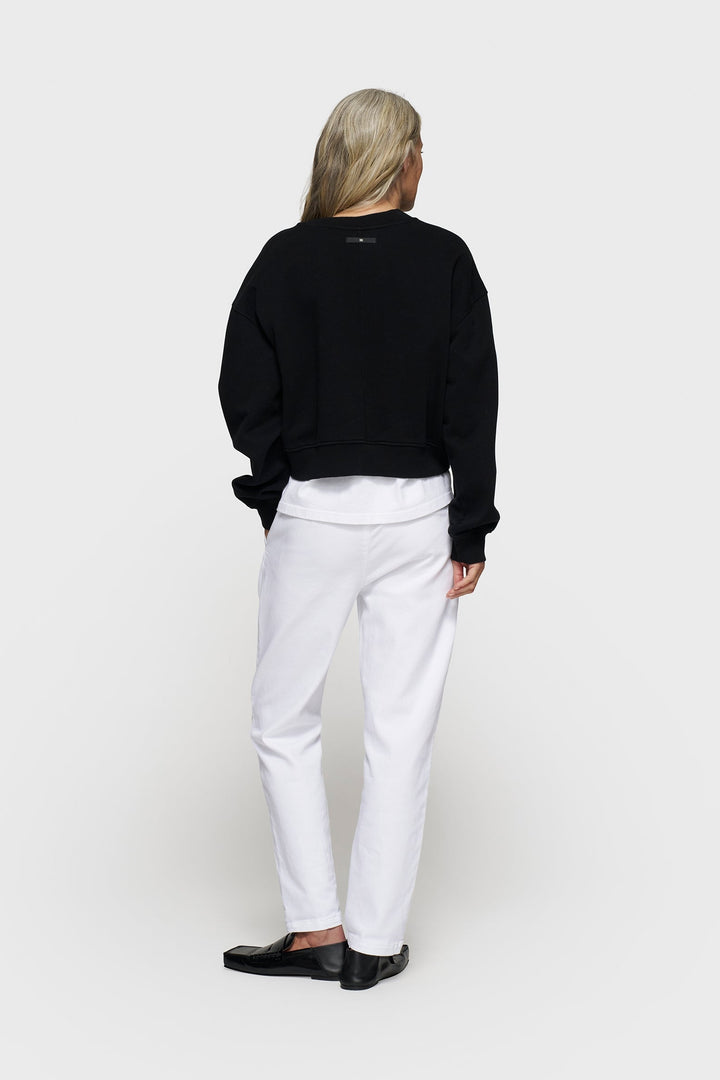 Nierozpinana bluza w czarnym kolorze z logo marki