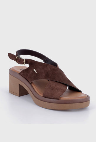 Ciemnobrązowe zamszowe sandały na słupku i platformie