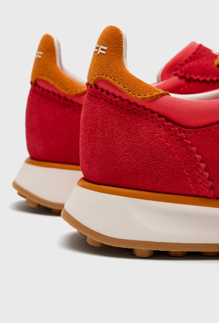 Koralowe sneakersy trailowe