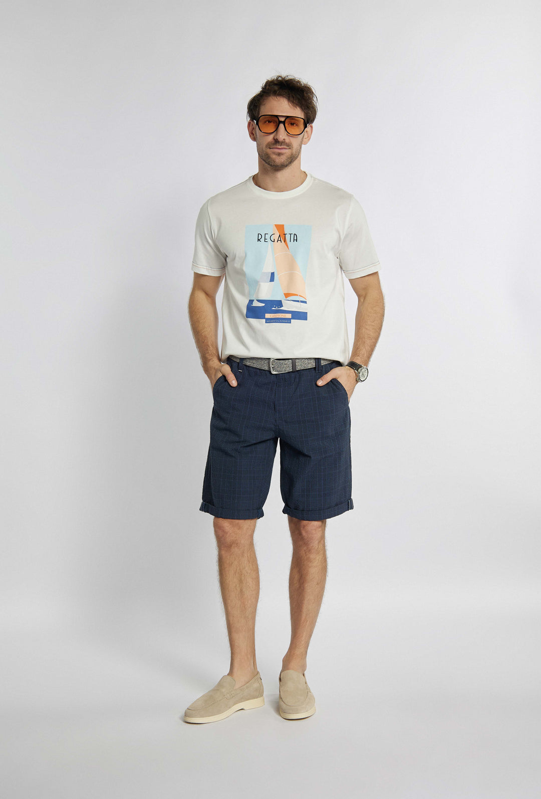 Biały t-shirt z nadrukiem żeglarskim nadrukiem