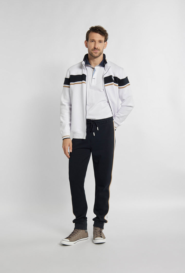 Stylowy dres z modnymi lampasami