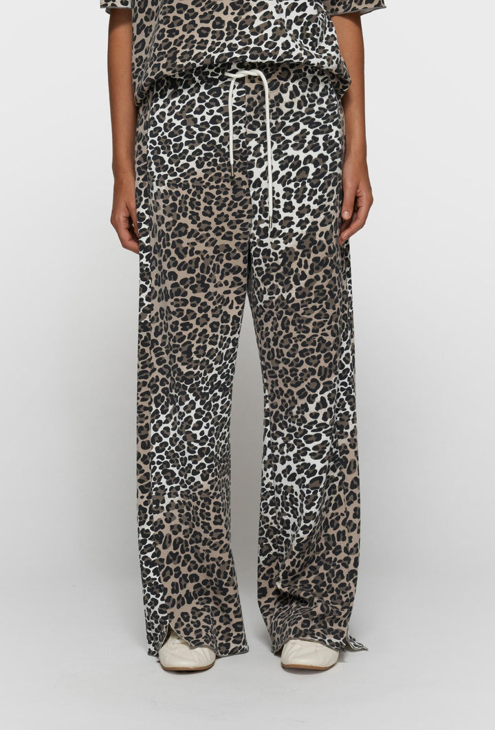 Damski komplet dresowy w panterkę z domieszką modalu marki 10DAYS