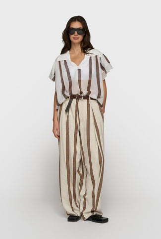 Lniana bluzka w pasy i obszerne spodnie 10DAYS