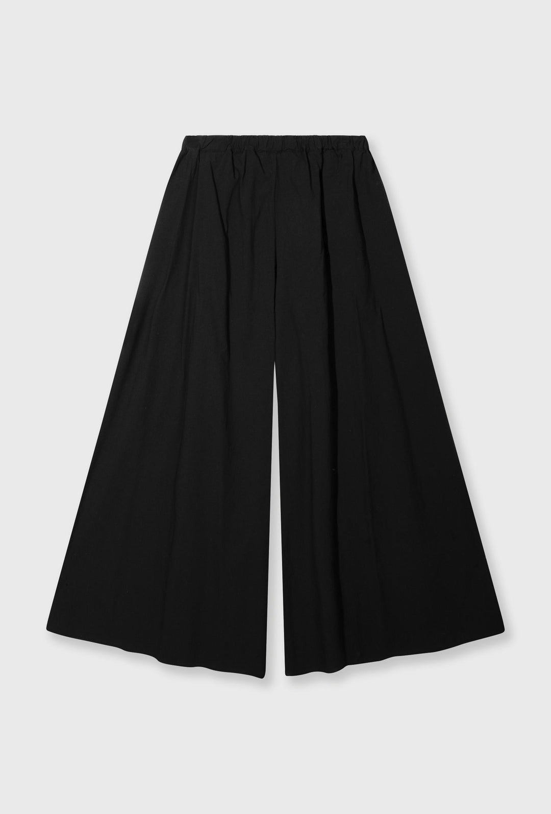 Czarne spodnie z szeroką nogawką w czarnym kolorze