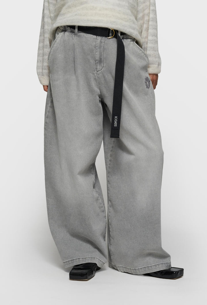 Spodnie wide leg z denimu z paskiem i haftem logo