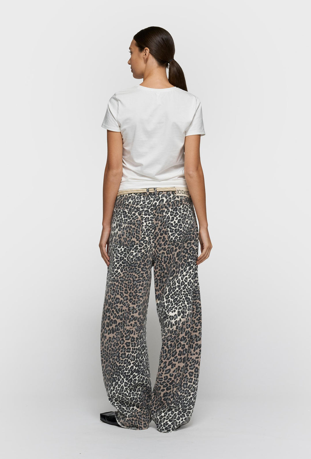 Spodnie wide leg ze zwierzęcym printem