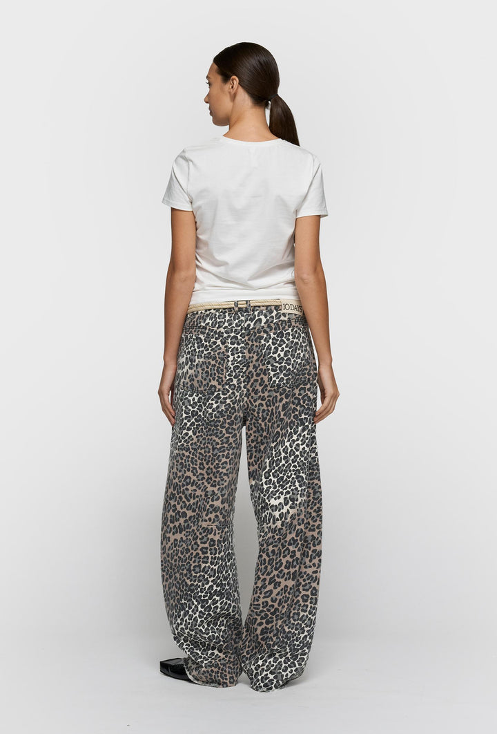 Spodnie wide leg ze zwierzęcym printem