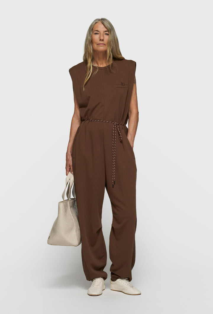 Kombinezon bez rękawów z wiązaniem w pasie