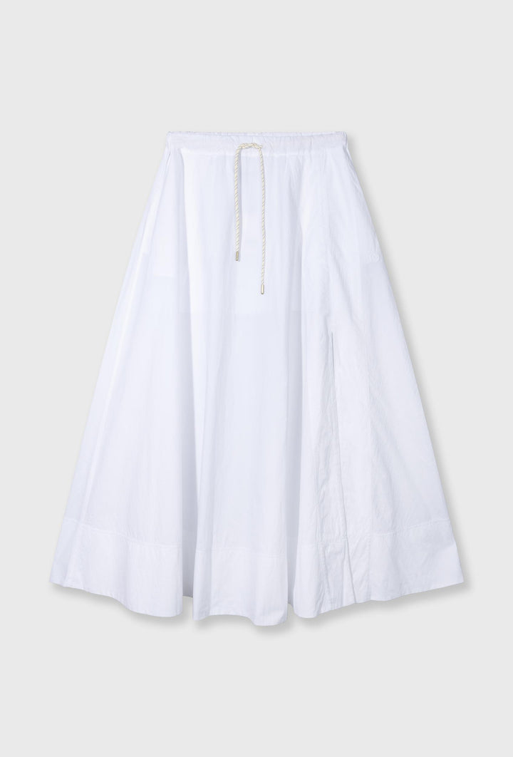 Lekka, zwiewna spódnica maxi w białym kolorze