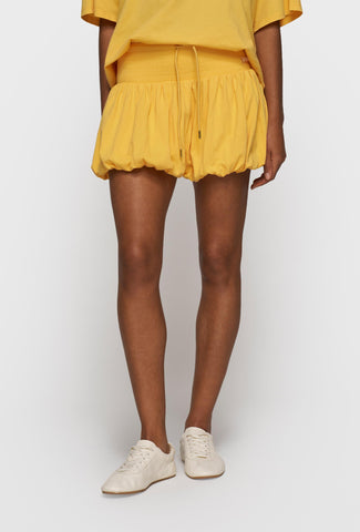 Szorty z marszczeniami w energentycznym żółtym kolorze