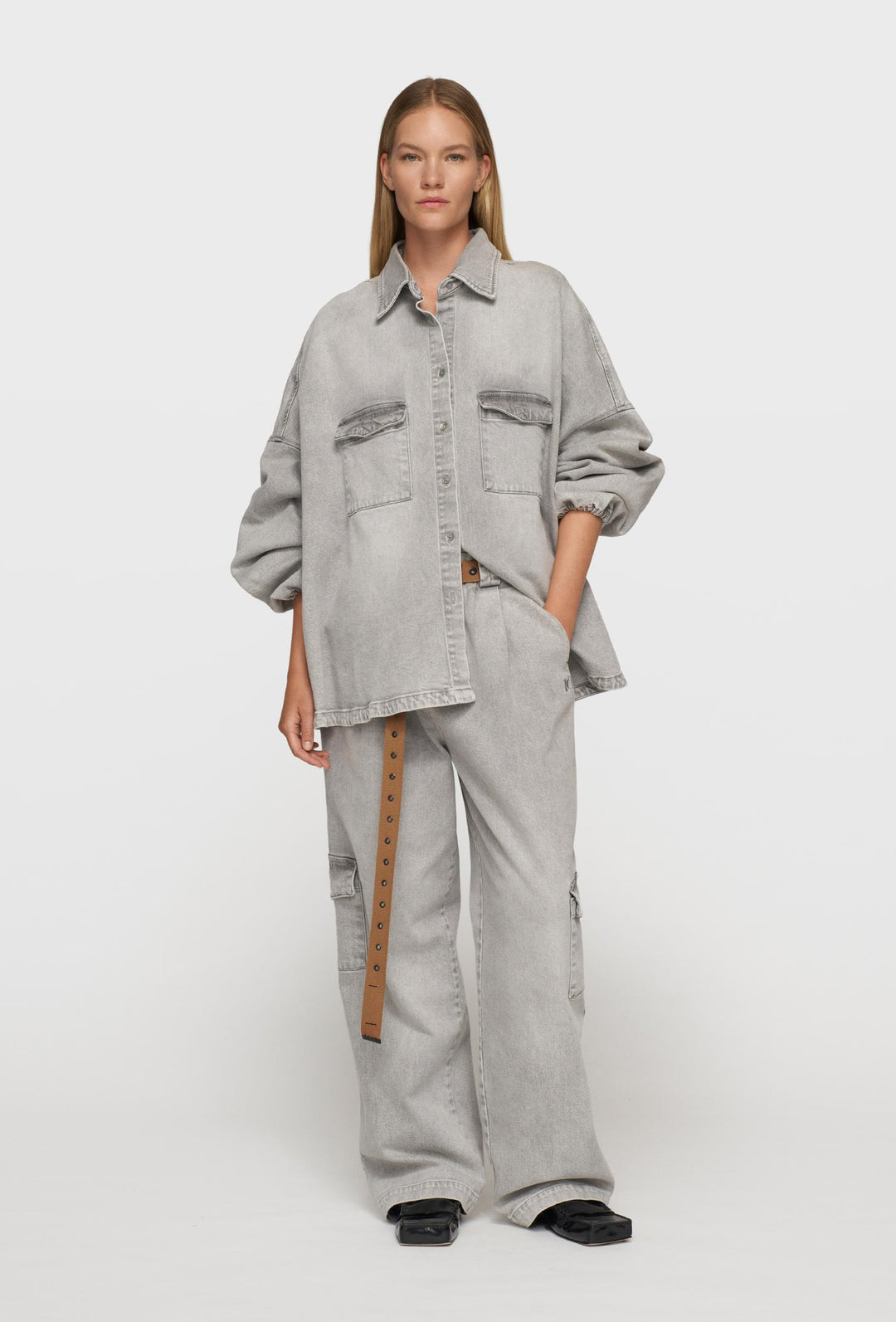 Szara koszula denimowa w stylu oversize