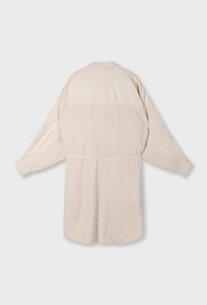 Długie beżowe kimono z logo marki na pasek