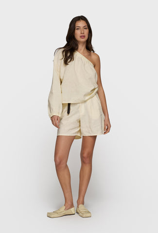 Kremowy komplet z koszulą i krótkimi szortami