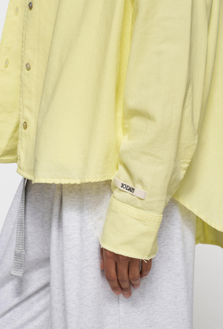 Koszula oversize w pastelowym żółtym kolorze