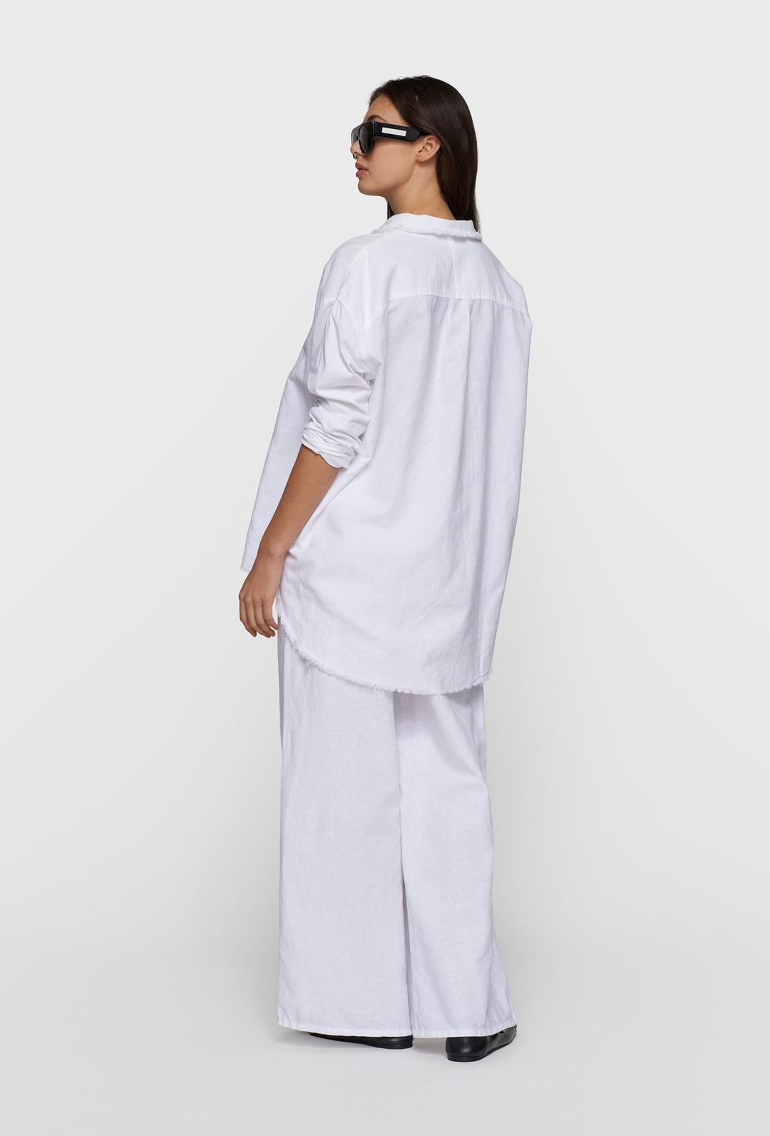 Lekka, oversizowa koszula w białym kolorze