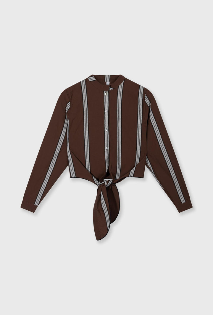Koszula o krótszym kroju z wiązaniem w brązowym kolorze