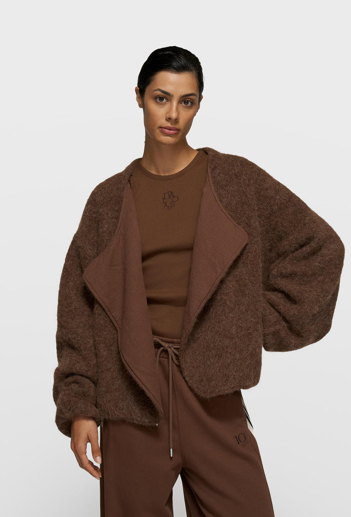 Top bez rękawów z prążkowanej dzianiny w brązowym kolorze