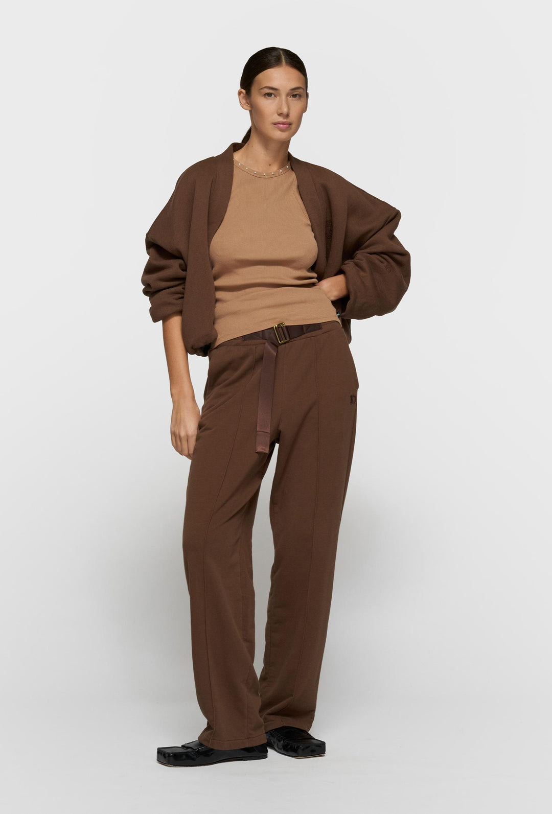 Top bez rękawów z prążkowanej dzianiny z aplikacją pereł