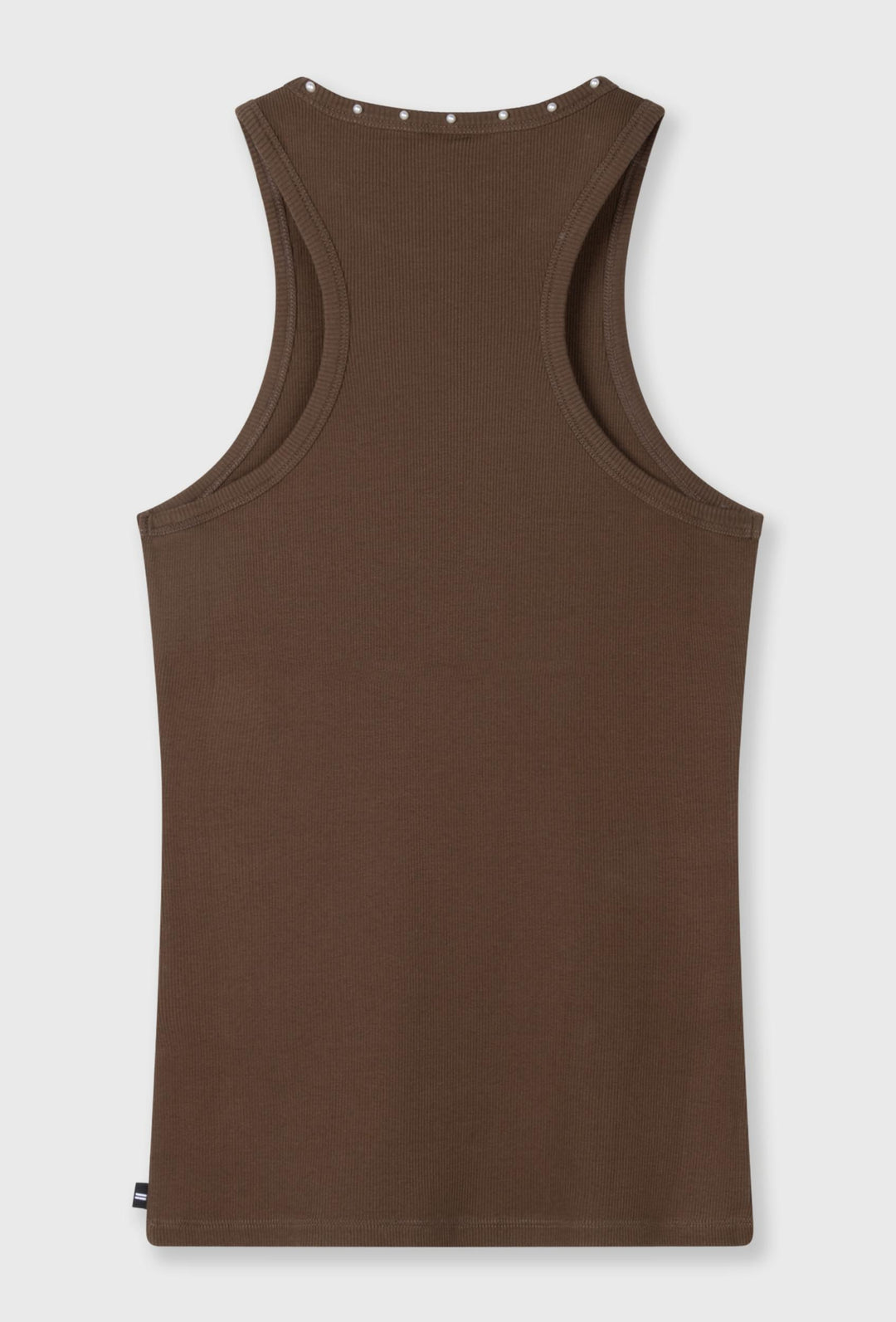 Brązowy top ribbed z perełkami przy dekolcie