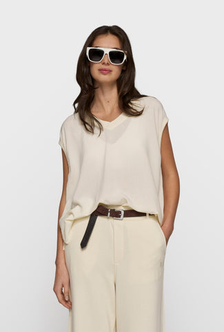 Lekki, oversizowy top na szeokich ramiączkach w kolorze ecru