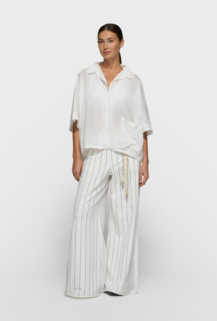 Biała koszula oversize z krótkim rękawem