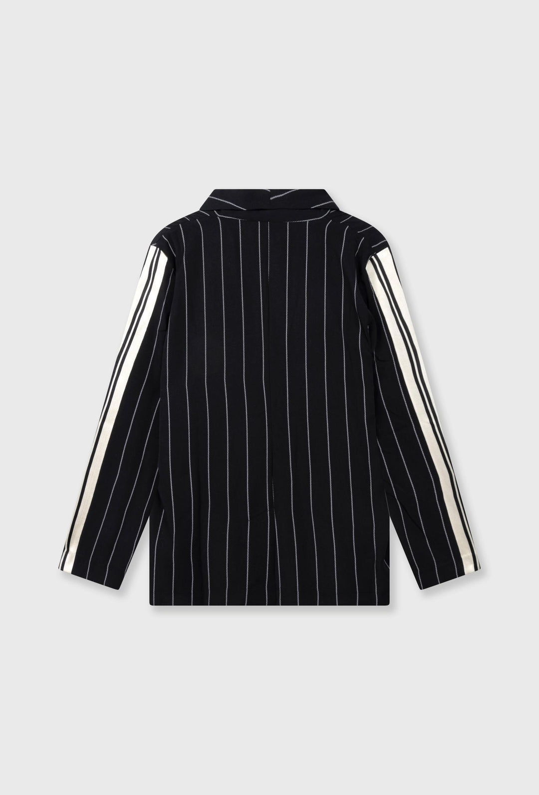 Marynarka w paski z kontrastowym lampasem