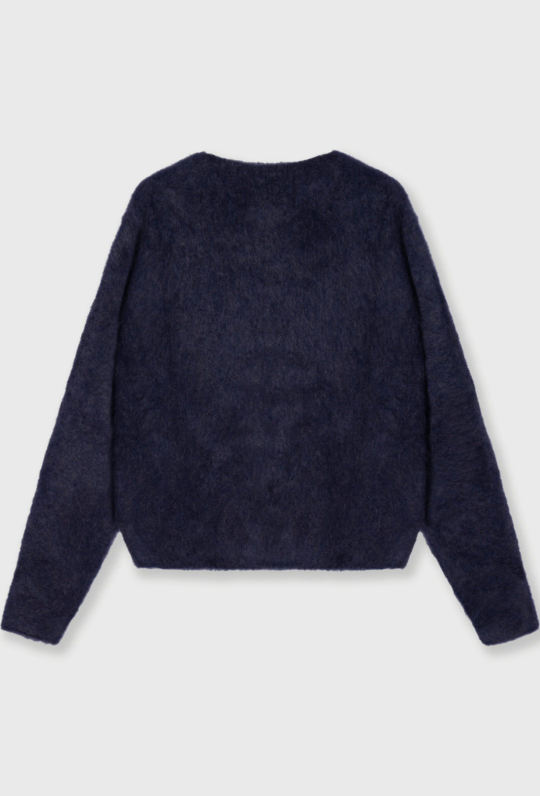 Puszysty sweter w granatowym kolorze